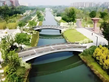 守护河道清澈水源，共建美好家园